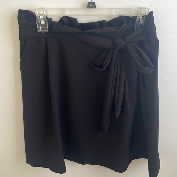 2 skirts-Collectif skirt size L UK 14 and Potter’s Pot paper bag skirt size L - Picture 4 of 7